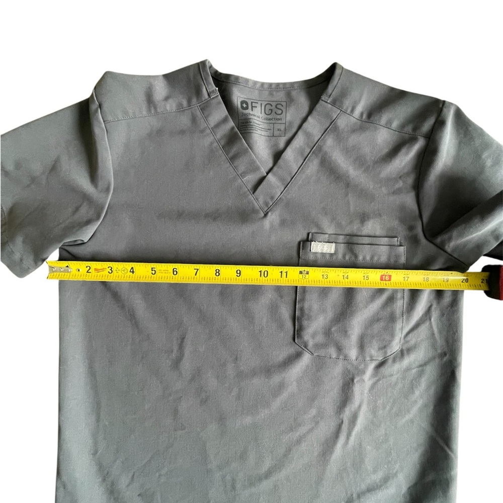 FIGS Men's Gray V-Neck Scrub Top Size XS - Picture 6 of 12